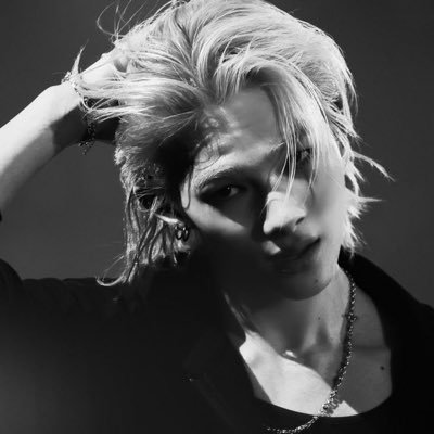 nrk_mails's profile picture. 𖥻 ˚ … #엔하이픈 🪽 i talk a lot about #니키.