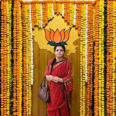 svnishtha's profile picture. वरिष्ठ सलाहकार,पोषण विशेषज्ञ,लेखक,प्रेरकवक्ता, कवयित्री,व्यंगचित्रकार,ज्योतिषी,वास्तुशास्त्री,राष्ट्रीय प्रवक्ता,राष्ट्रीय उपाध्यक्ष(BVM),निर्देशक(ຮनिष्ठा)🇮🇳