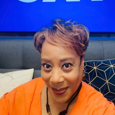 TheCurvyCritic's profile picture. Q&A Moderator🎤|Actress| Author|Film 🎞Critic | The Curvy Film Critic ™ | LOVE Classic  🎥