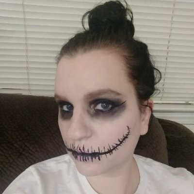 HorrorMomLife's profile picture. 🦇 Horror & Movie Lover! 🦇 NOES, Saw, Chucky, HellHouse, TheCreepTapes, SPN, TWD, Marvel/DC, Winter Soldier, Batman, Wolverine. Wifey lvl 17. Mommy to 3 🖤🖤🖤