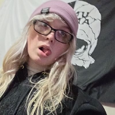 jaxiekayet's profile picture. 🔞/attention whore / married / 21 /im here to make everyone feel as bad as me(aim com)