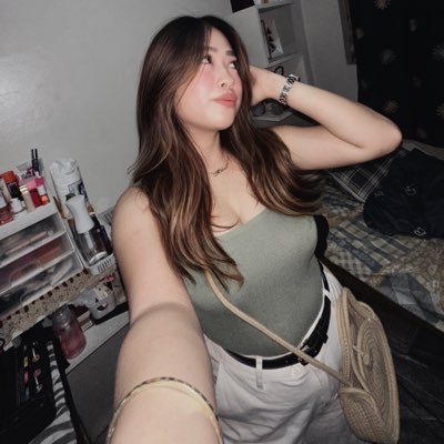 mikuuughh's profile picture. 