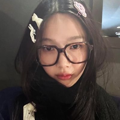 arielaint's profile picture. 