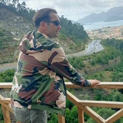 saruhandnz's profile picture. ☕ 🎻✨🎸 ☕