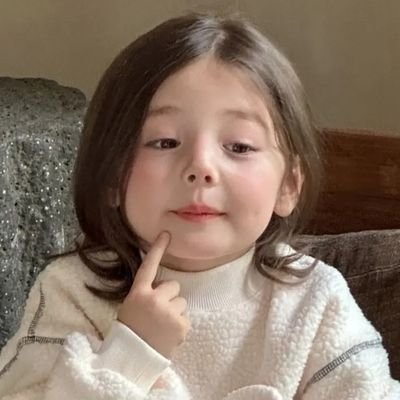 Piscesdumpieee's profile picture. -finding peace in solitude-