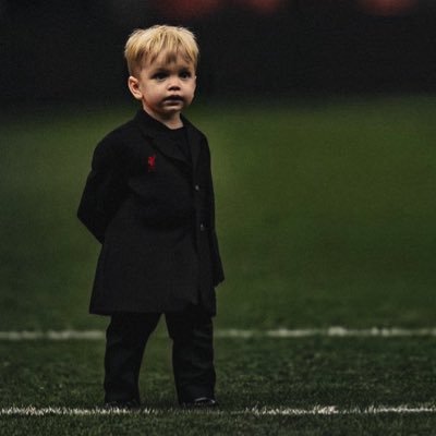 9iixllo's profile picture. هُنا يُغرد أحد مُحاربين أنفيلد رود @dllr90