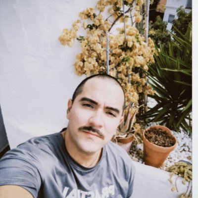 JuanPolite's profile picture. Ahora el tamaño del tigre es de hecho su desventaja.