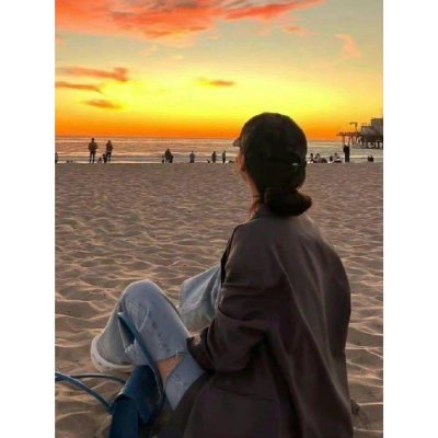 YumikoHONDA38's profile picture. 登山家にとって、過去の足跡を失うことは残念なことではありませんが、進むべき方向を見失うことは危険です。