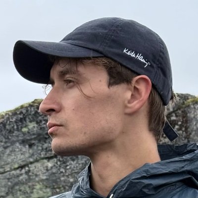 eugenezelenkov's profile picture. Built 7-figure portfolio 📈 | Quit SWE job (10 YoE) to build ventures in public 👨‍💻🌊🏄‍♂️

🇯🇵 日本語を勉強しています
