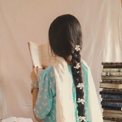 vishkanya_vishi's profile picture. She's an old soul with young eyes, a vintage heart, and a beautiful mind 🪷