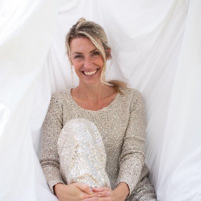 anika242424's profile picture. @cashclub_info