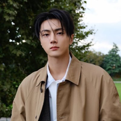 guiytaris's profile picture. Running with blood aflame.