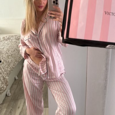 GoddesJuicy's profile picture. ⛓️Spoiled brat. Adoro a los pagafantas y a los cuckold. 💸🎀Fendom & Fetishes. If you want to talk, pay