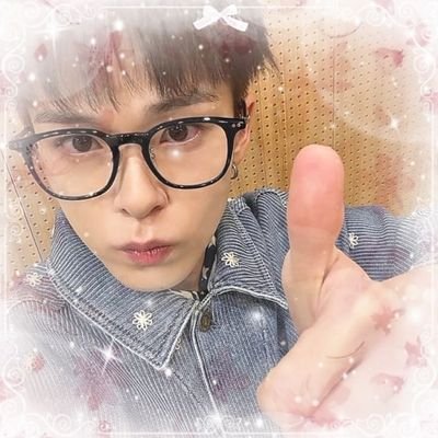 hikunicahi's profile picture. loving asahi feels like breathing in sunlight — quiet, warm, endless 🤍🦢