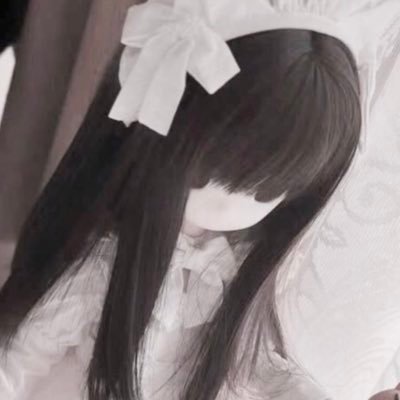 mieakmn's profile picture. 