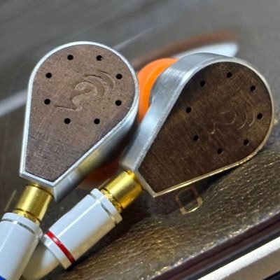 bluesub0804's profile picture. イヤホンとウイスキーが好きな人。空気。メイン構成:Luxury&Precision LP5×Obravo erib-2a サブ構成①Fiio X1×チビウロ×rec-130sh-s×IQ サブ構成②Fiio X1×Rose Technics AURA EVO #こんなんあったら買うじゃんね