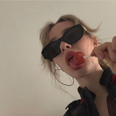 esragunook's profile picture. 🪐