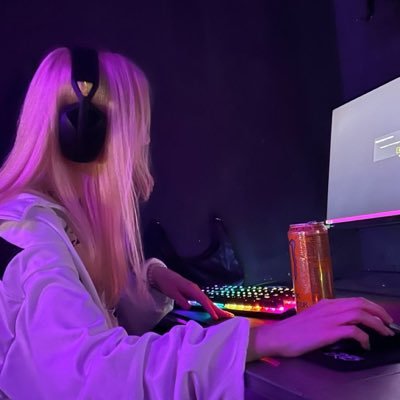 ClaraDchmpsweb3's profile picture. Web3 founder | Shipping products while the bear sleeps | DM for alpha