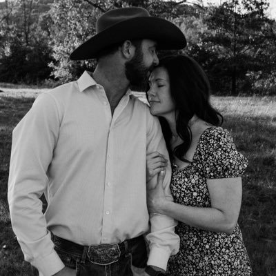 PositiveHogFan's profile picture. Mrs. Cowboy now💛Jesus Saves!    Hog fan for life. Packer fan for life.