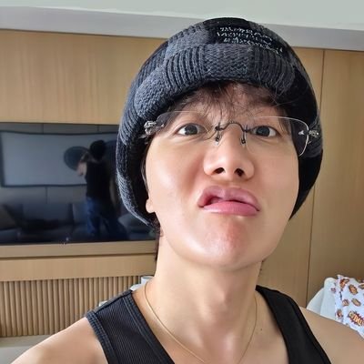 lorraynee1303's profile picture. nae sam sogeul, burn🎶🔥

Hobinha ot7 🐿️🌞💜