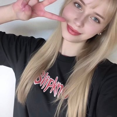 bltzehra053's profile picture. Ay aman banane