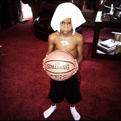 lowkghost's profile picture. 