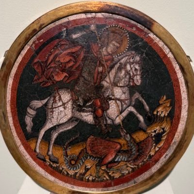 danielaron's profile picture. 