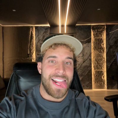 SachaStacey's profile picture. I’m a real establishment agency and I also sell cars plus I’m also into trading# you can dm if you want to to put you through for trading