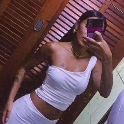 thaina_crvg's profile picture. 