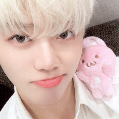 croufflesv's profile picture. madly in love