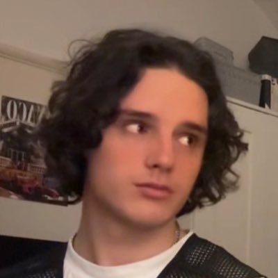 dripfeeder0117's profile picture. harry collett lost media and more (follow me on pinterest too)