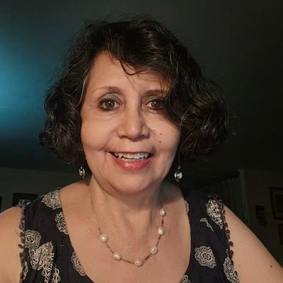 ElizabethGower6's profile picture. ‘Nunca es tarde para emprender un nuevo rumbo, vivir una nueva historia o construir un nuevo sueño’.