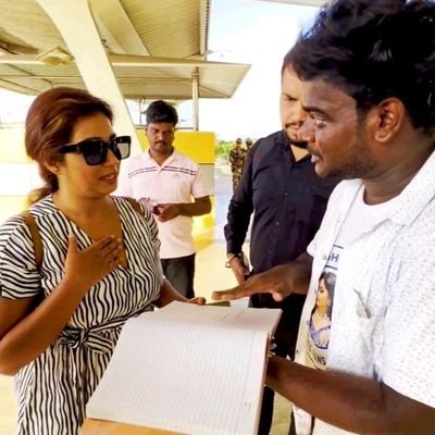 SGLovesVishnu's profile picture. I 'm a poet, a music lover, an editor & a singer .Huge fan of @shreyaghoshal. Co-Admin of @TeamSGarmy .One Day I Give the best gift for my SG👸.