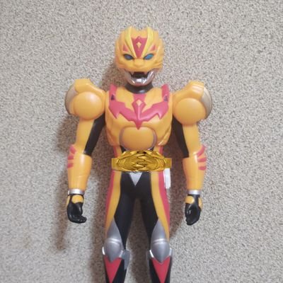 Alien_Spell1967's profile picture. 最近特撮界隈の某著名人のバッヂを獲得したウマシコラー兼小説家です
主な主食は特撮ヒーローと怪獣、そしてウマ娘です
ついでにモビルスーツやスーパーロボット、ガルクラやぼざろにごちうさなども嗜んでいます
怪獣8号のヘイト創作小説を現在企画・執筆中です
ブルアカ好きは発達障害です♥
たまに変身動画撮ってます