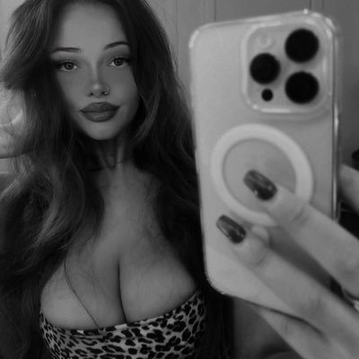 D4NG3RL4DY's profile picture. 𝐜𝐚𝐬𝐬𝐢𝐞𝐝𝐨𝐮𝐠𝐥𝐚𝐬𝐬. @𝐬𝐰𝐞𝐞𝐭𝐜𝐚𝐬𝐬 . 𝐍𝐘. ♛