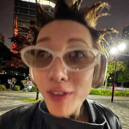 micchumono's profile picture. Martin Edward's gf