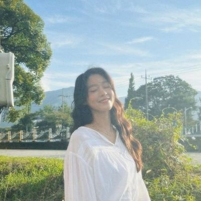 strobluery's profile picture. chasing dreams with @pledis_17 by my side 💘