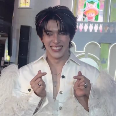 luvuxlx's profile picture. #𝗟𝗢𝗩𝗘 ୨ৎ | #Auralis 🍰🍯🍭🍬