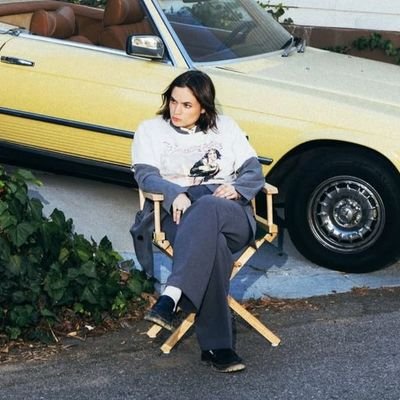 giarraied's profile picture. i'm the airpod in 44's ear. he trys to get rid of me. but i'm in there.