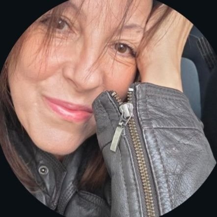 Ann_Lyz_'s profile picture. ici...avec ou sans ta validation🌹