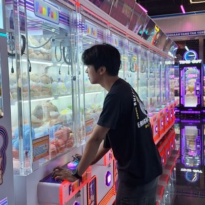 Ramonzee_'s profile picture. .