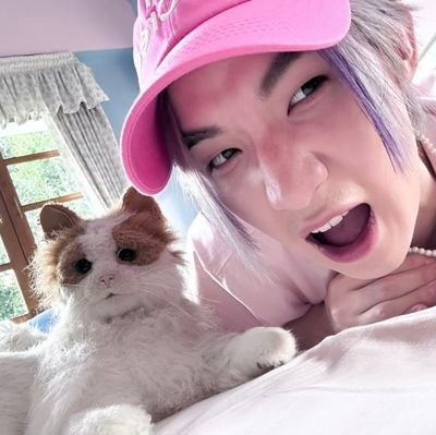 luvsnaryn's profile picture. call me nana 🍓
suka nulis suka baca juga | 
au di pinned yaaw 📌
#EXO #LYKN