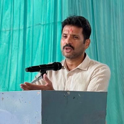 SJanwale's profile picture. paediatrician, writer, marathon runner, fitness enthusiast ‘बलशाली भारत होवो’, हे ब्रीद मनाशी बाळगून तुम्हाला धावण्यासाठी प्रोत्साहित करणे, हे माझे ध्येय आहे.