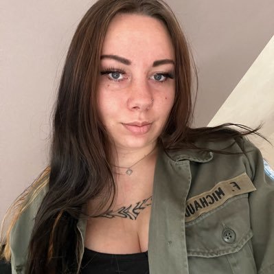 rosenoire0111's profile picture. 