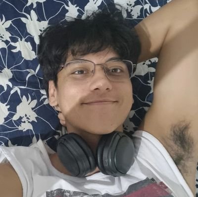 happyedu_'s profile picture. 𝗔𝗨𝗧𝗢𝗥 | 𝗘𝗦𝗖𝗥𝗜𝗧𝗢𝗥 | 𝗖𝗥𝗜𝗔𝗗𝗢𝗥: @edubezerrw_ 𝗠𝗘𝗨 𝗟𝗜𝗩𝗥𝗢: https://t.co/ilIfeU1HP7