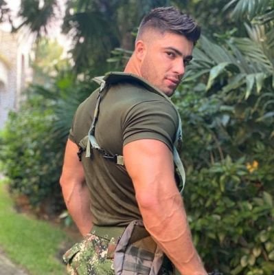 hentix_hole's profile picture. 