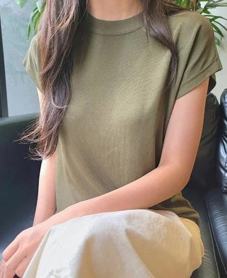 RoshanChalurkar's profile picture. 25歳、155cm、Dカップ、寂しいときに話せる友達が欲しいです。