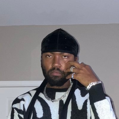 sznu_'s profile picture. 