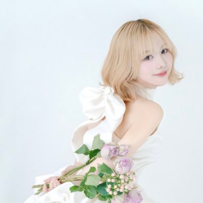 kanaco1114's profile picture. オスカープロモーション所属/ アイドル衣装デザイナー/https://t.co/629DewzzDTラジオ日本「HappyVoicefromYOKOHAMA」パーソナリティー/#平松可奈子デザイン/大事な投稿はハイライトへ/ @zukkokekanataro ペックル大好き