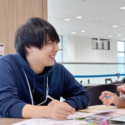 sugarnaoo's profile picture. 千葉県市原市を拠点に活動しているフリーランスのグラフィックデザイナー。 生涯つくることに携わりたい☀️ 【デザイン(紙・Web) / イラスト / Mac / 写真 / カメラ / ドライブ】 まちづくり→ #五井朝市 仕事アカ→【@TsumicaDesign】